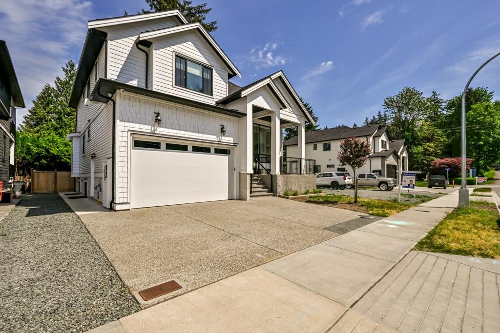 Photo of 33979 Walnut Avenue, Abbotsford, BC V2S 3Z1 (MLS # R3173526)