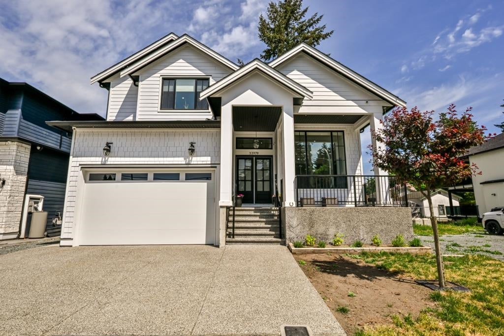 Photo of 33979 Walnut Avenue, Abbotsford, BC V2S 3Z1 (MLS # R3173526)