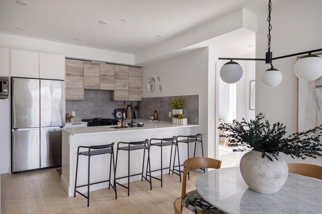 Photo of 30494 Cardinal Avenue #610, Abbotsford, BC V2T 0A5 (MLS # R3066435)