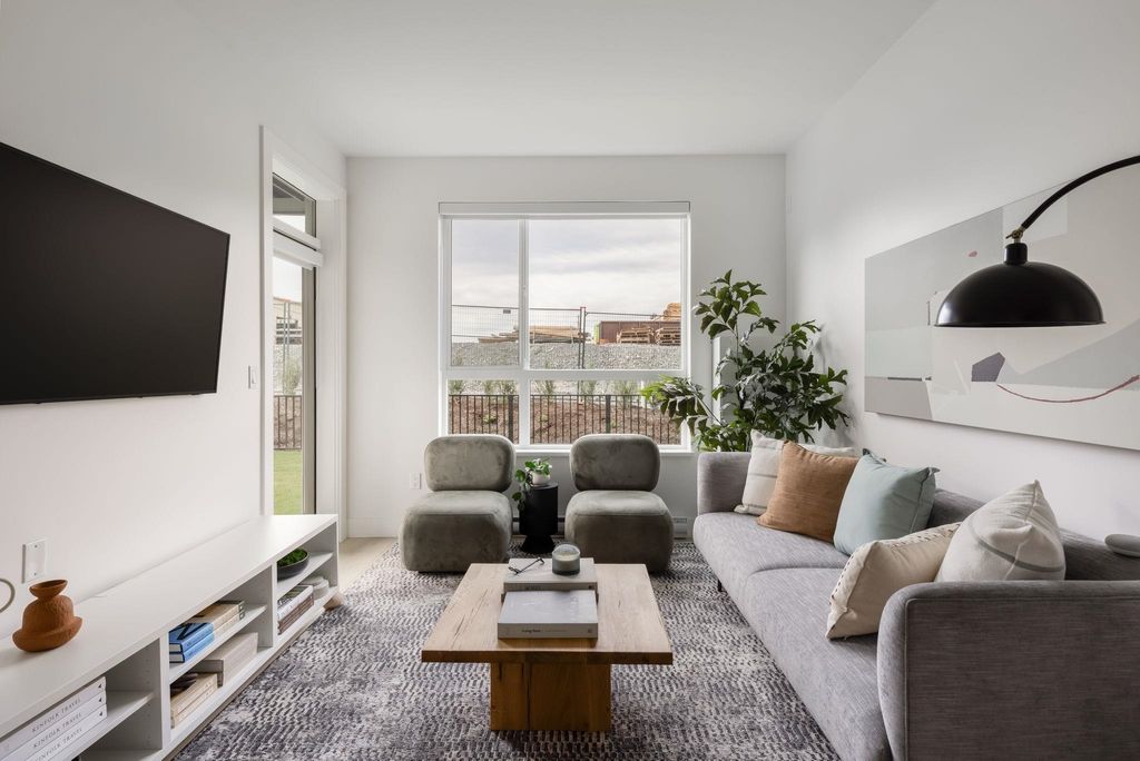 Photo of 30494 Cardinal Avenue #610, Abbotsford, BC V2T 0A5 (MLS # R3066435)