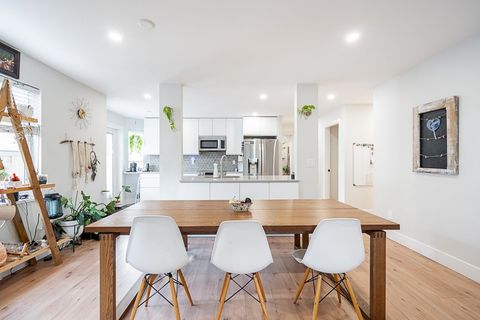 8338 158 Street 19 Surrey BC V4N 0R3