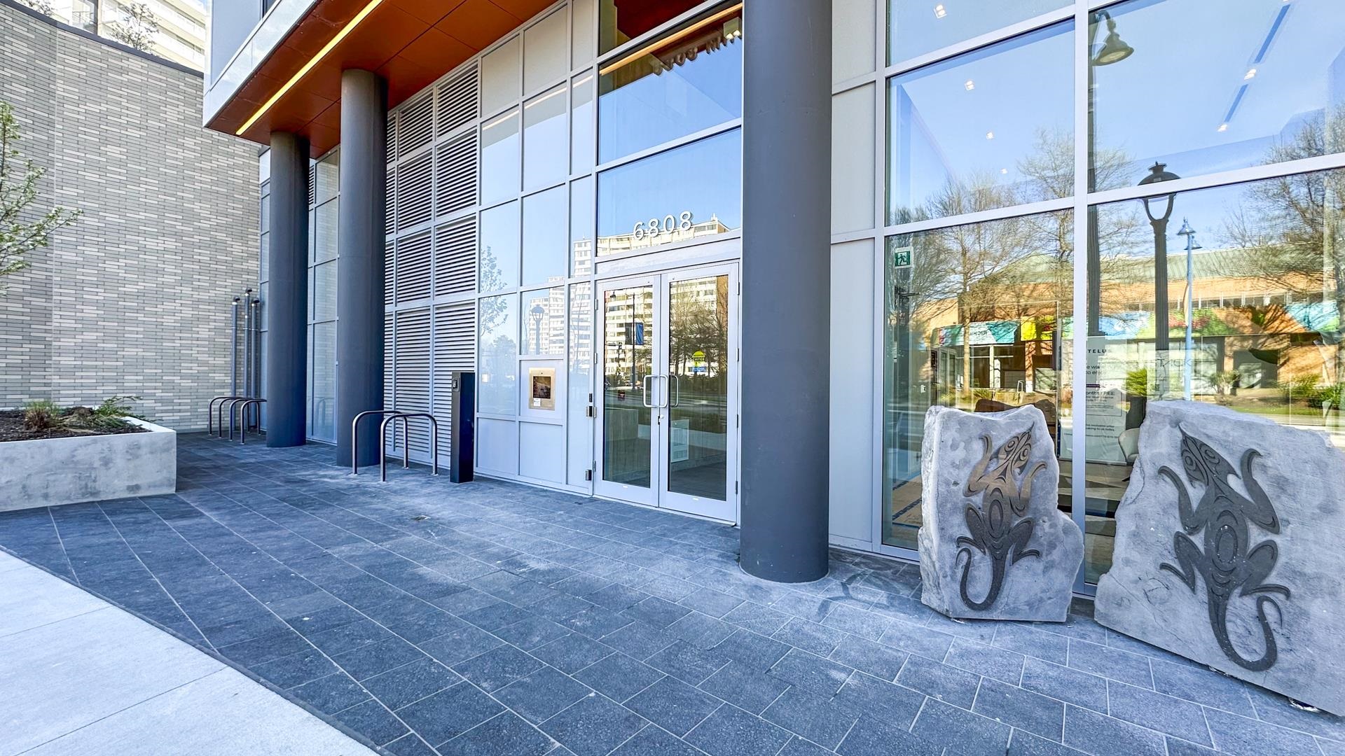 6808 Minoru Boulevard 811