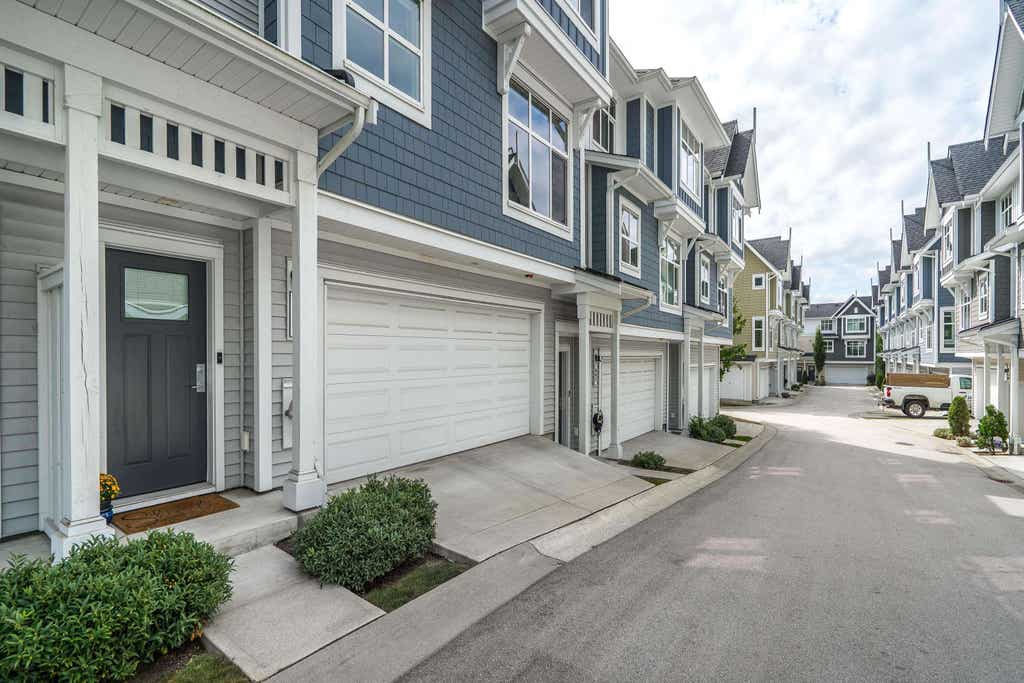Photo of 11295 Pazarena Place #602, Maple Ridge, BC V2X 4K9 (MLS # R3133838)