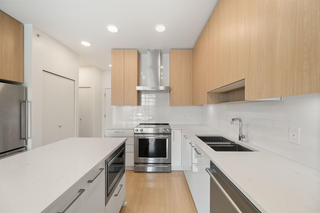 listing image 1104952257662444955