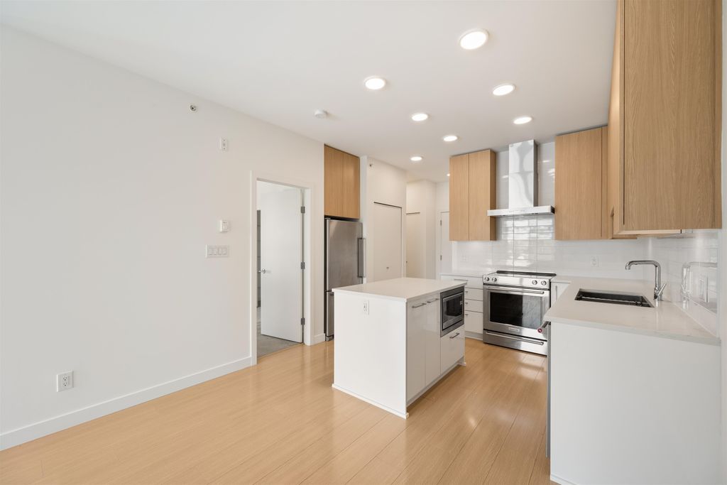 listing image 1104676204599318035