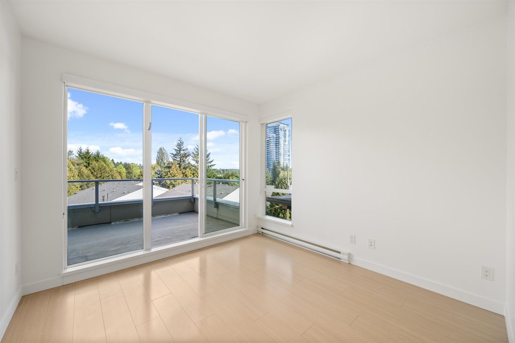 listing image 1107554322367395345