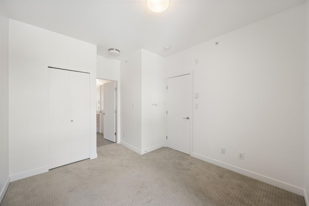 listing image 1109709011872919828