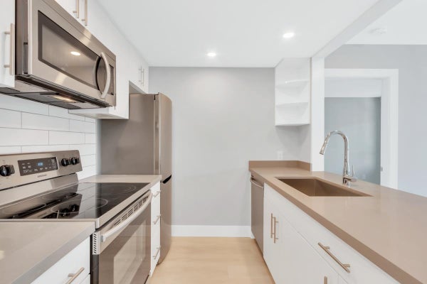 2503 - 438 Seymour St, Vancouver, BC 3