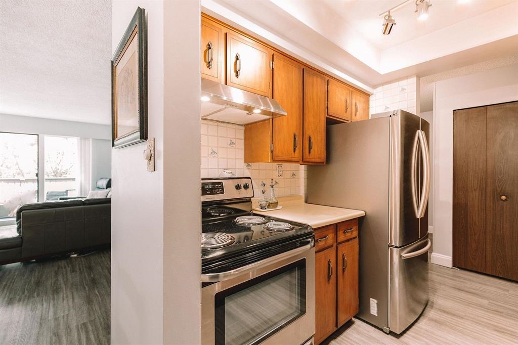 410 Agnes Street 206