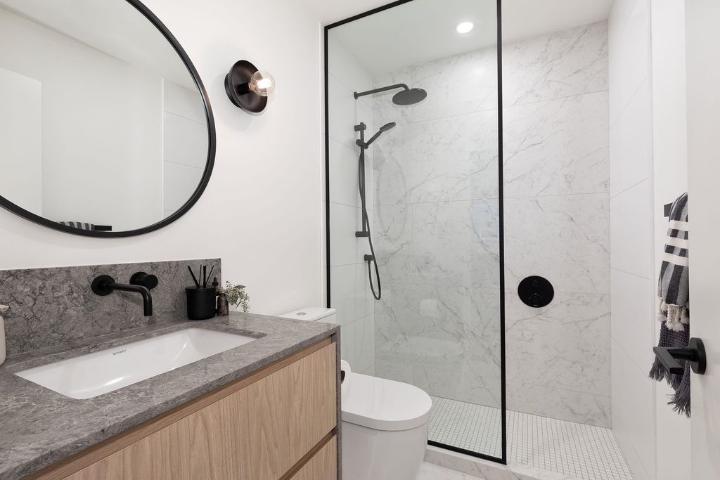 listing image 1100779693572279029