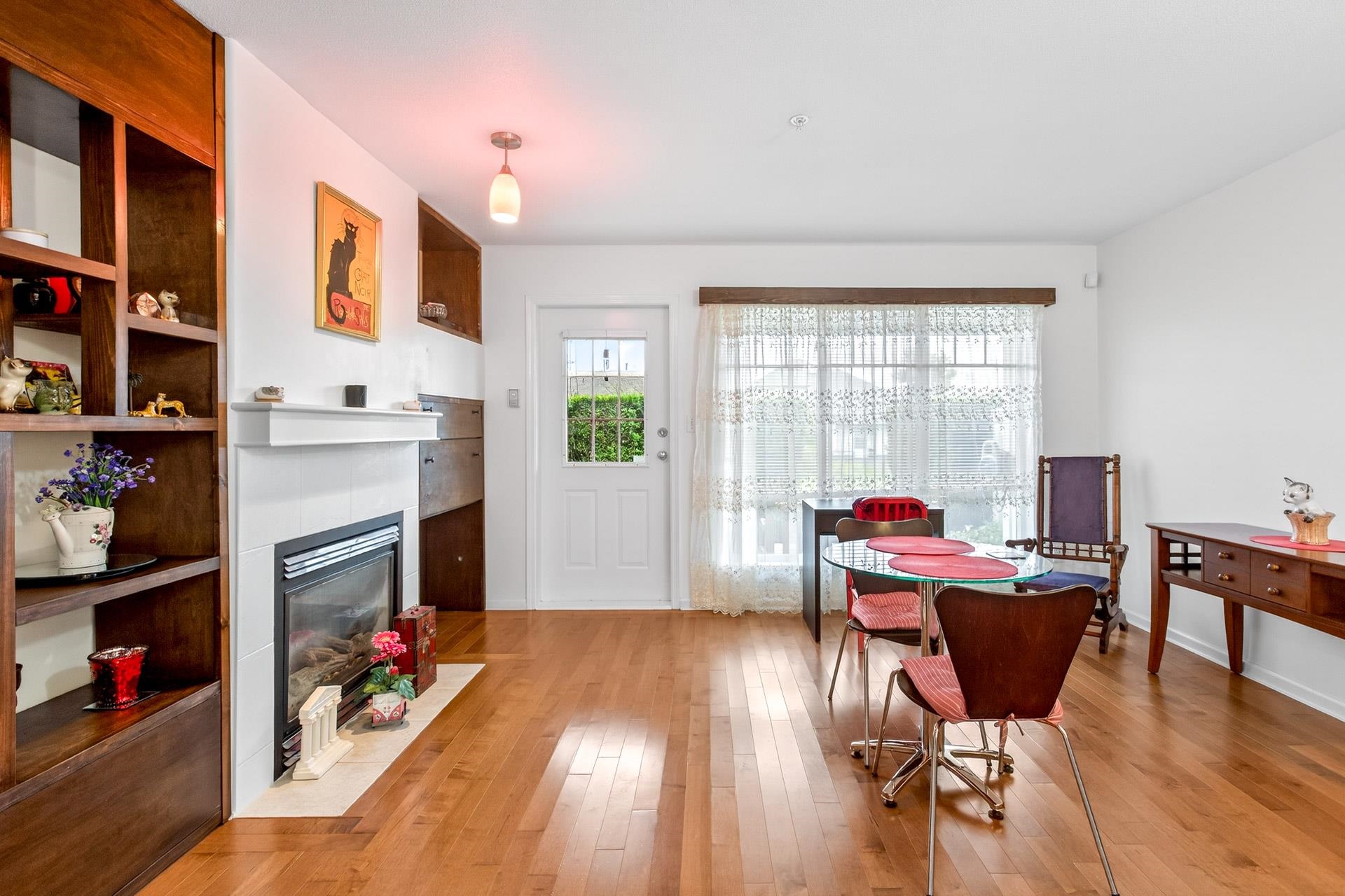 2927 Fremont Street 10