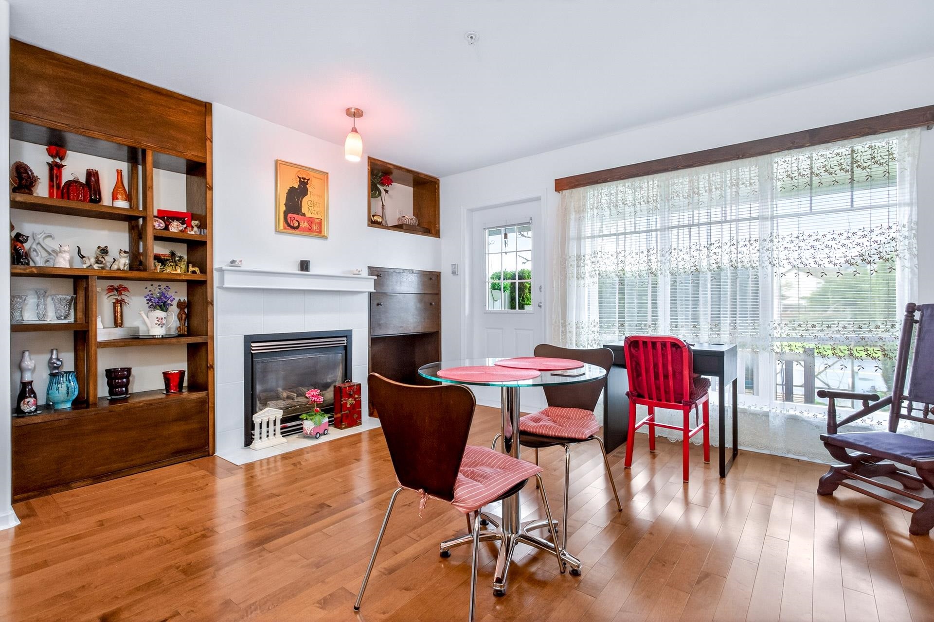 2927 Fremont Street 10