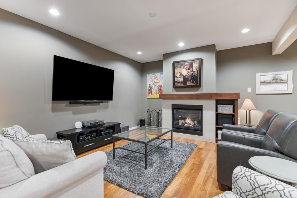 listing image 1107403362884386835