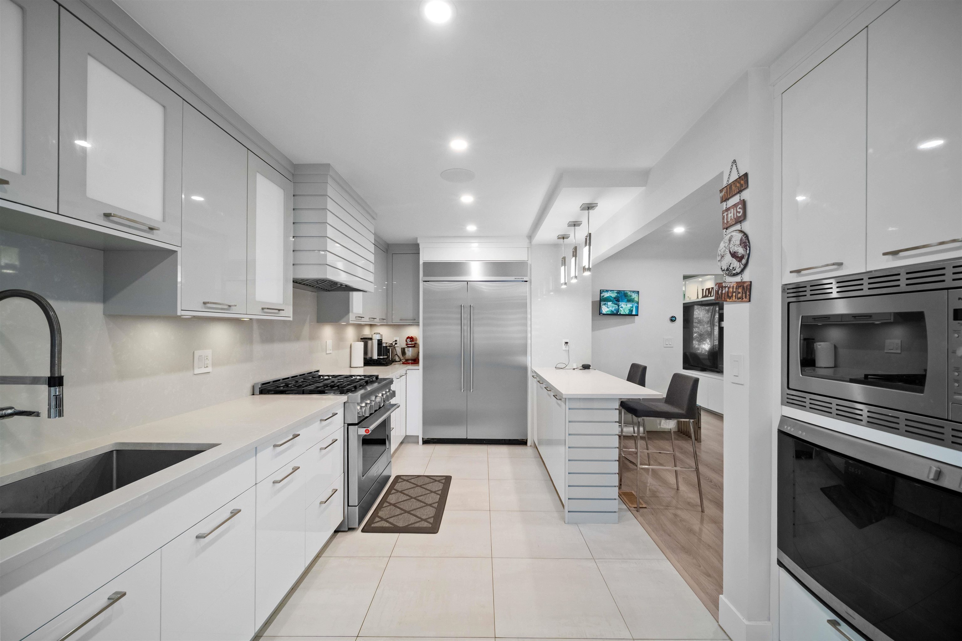 6978 Mckinnon Street