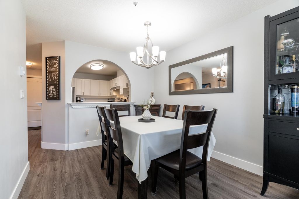 listing image 1103775604333751254