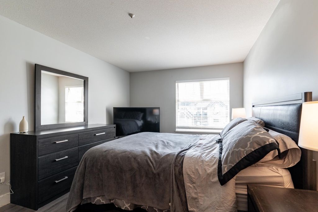 listing image 1102884416419916276