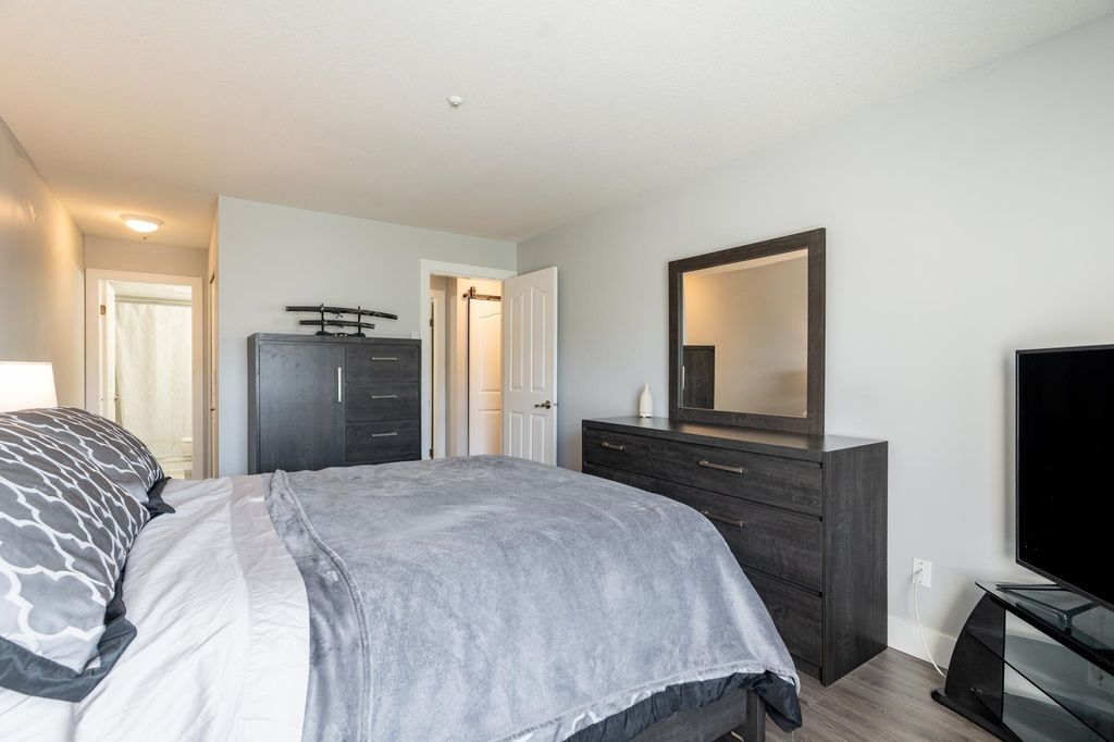 listing image 1103807487354675243