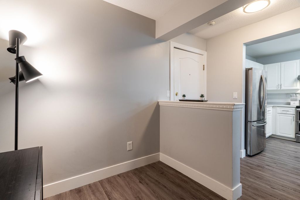 listing image 1102062708319293292