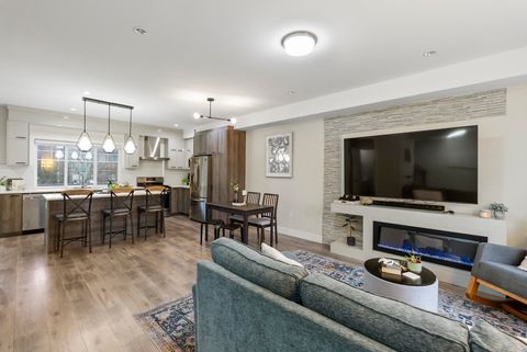 11767 89a Avenue 10 Delta BC V4C 3G8