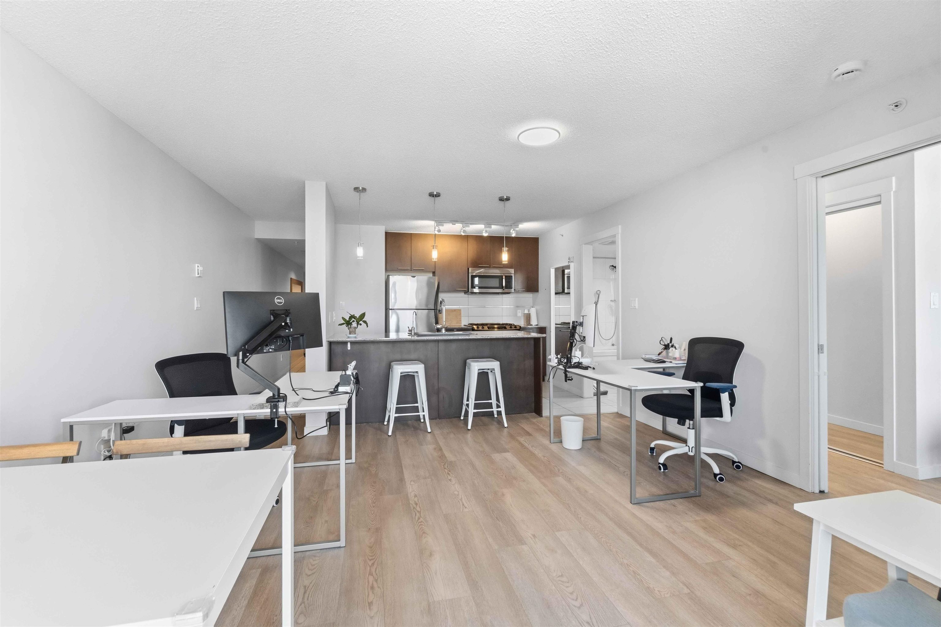 5811 No. 3 Road 1612