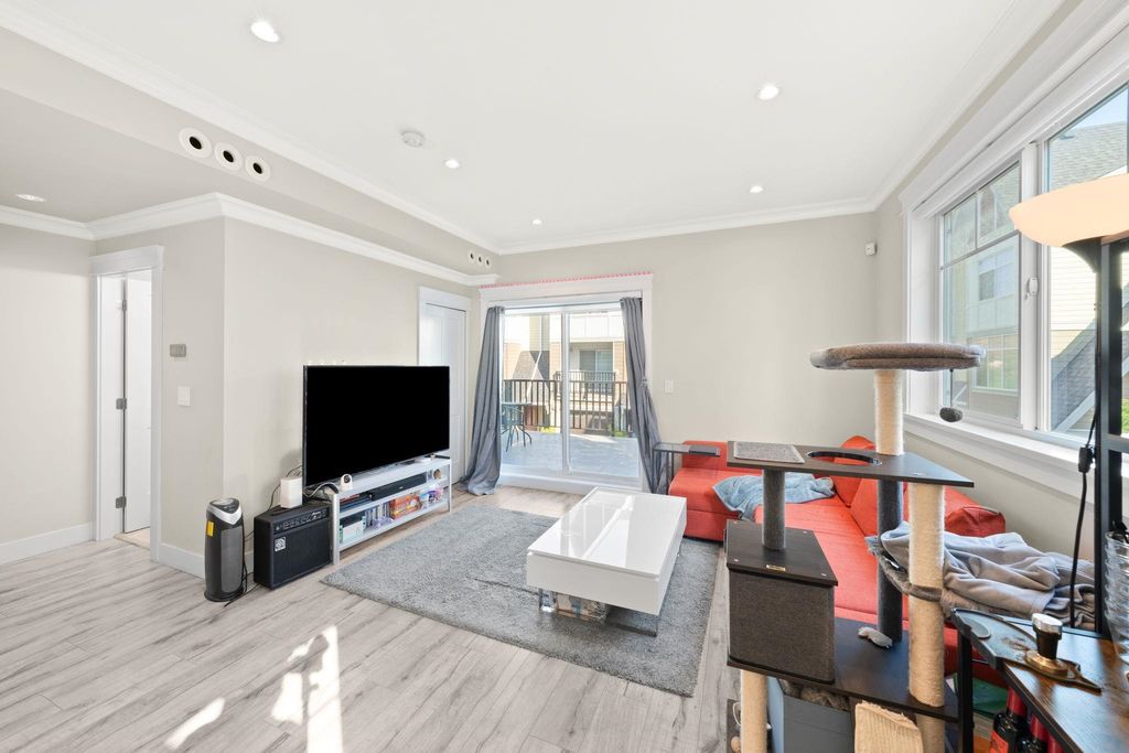 listing image 1108171017404070674