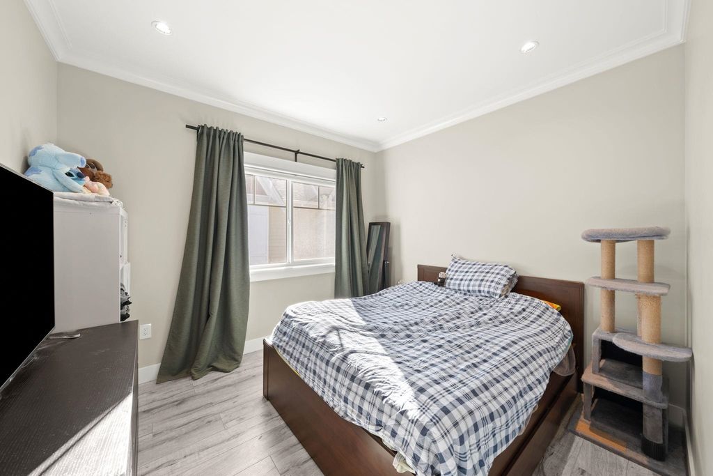 listing image 1104502998246357364