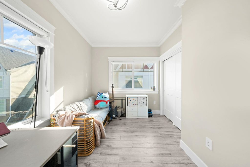 listing image 1100867270287563217