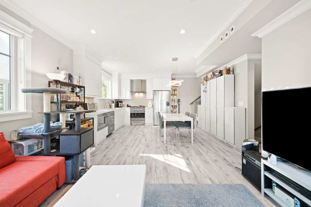 listing image 1109967741980795449