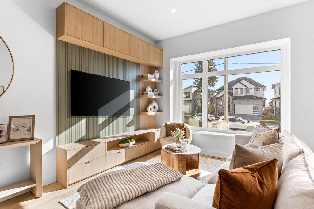 Photo of 16755 21 Avenue #101, Surrey, BC V3Z 9X8 (MLS # R3131231)