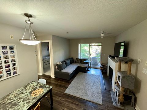 19388 65 Avenue 206 Surrey BC V4N 5S1