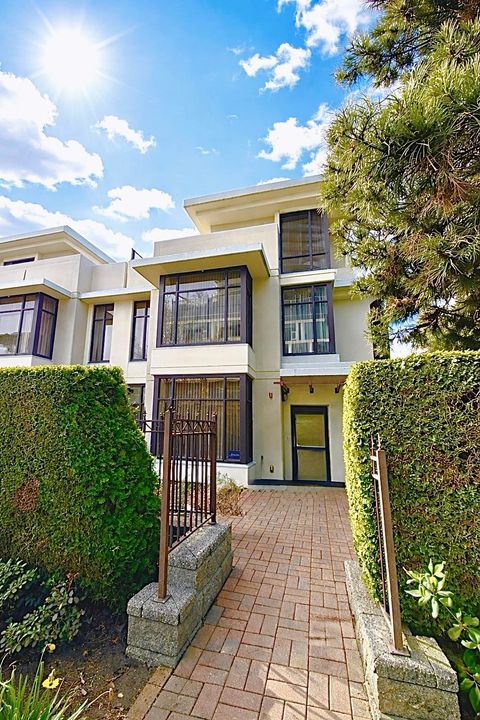 2089 Rosser Avenue TH13 Burnaby BC V5C 5E2