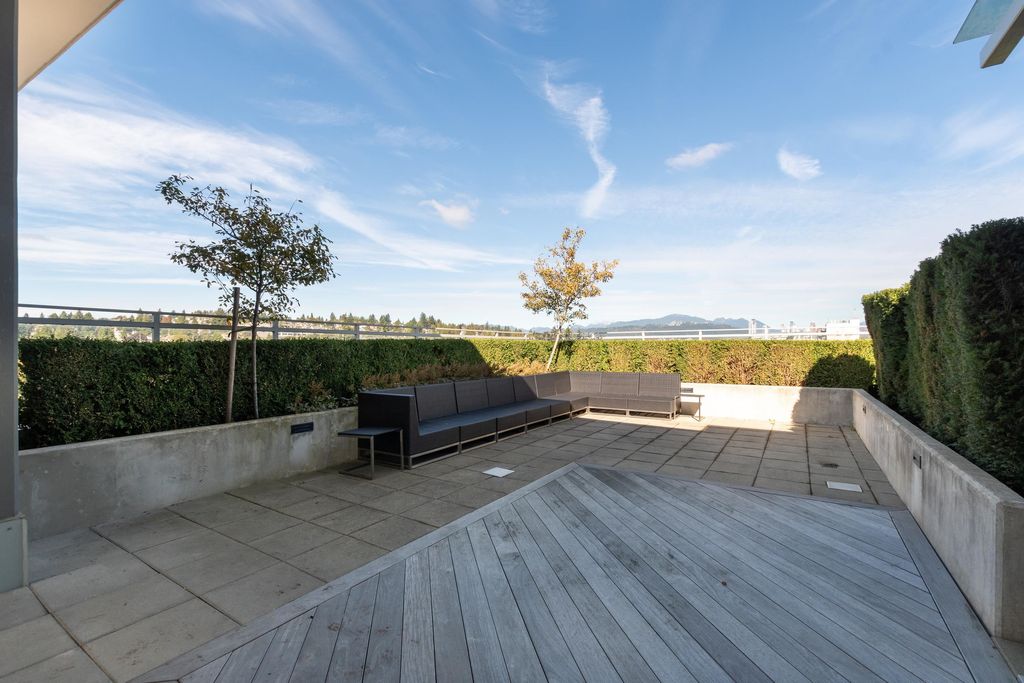 listing image 1109951058847239167