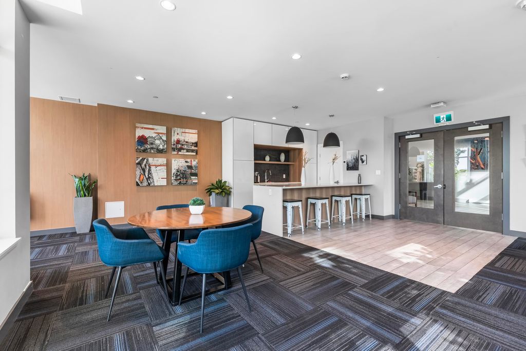 listing image 1109582506502705325