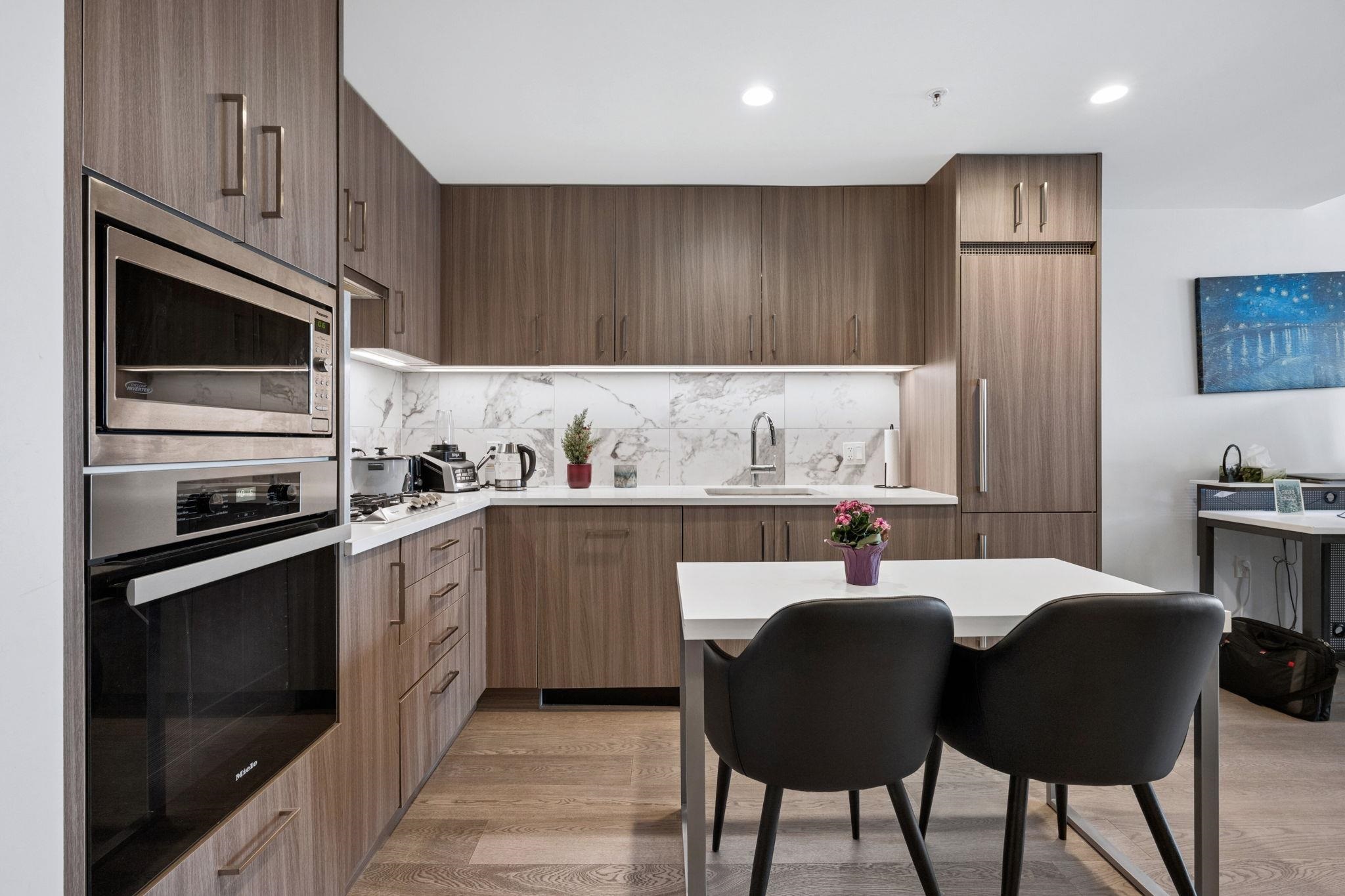 528 W King Edward Avenue 410