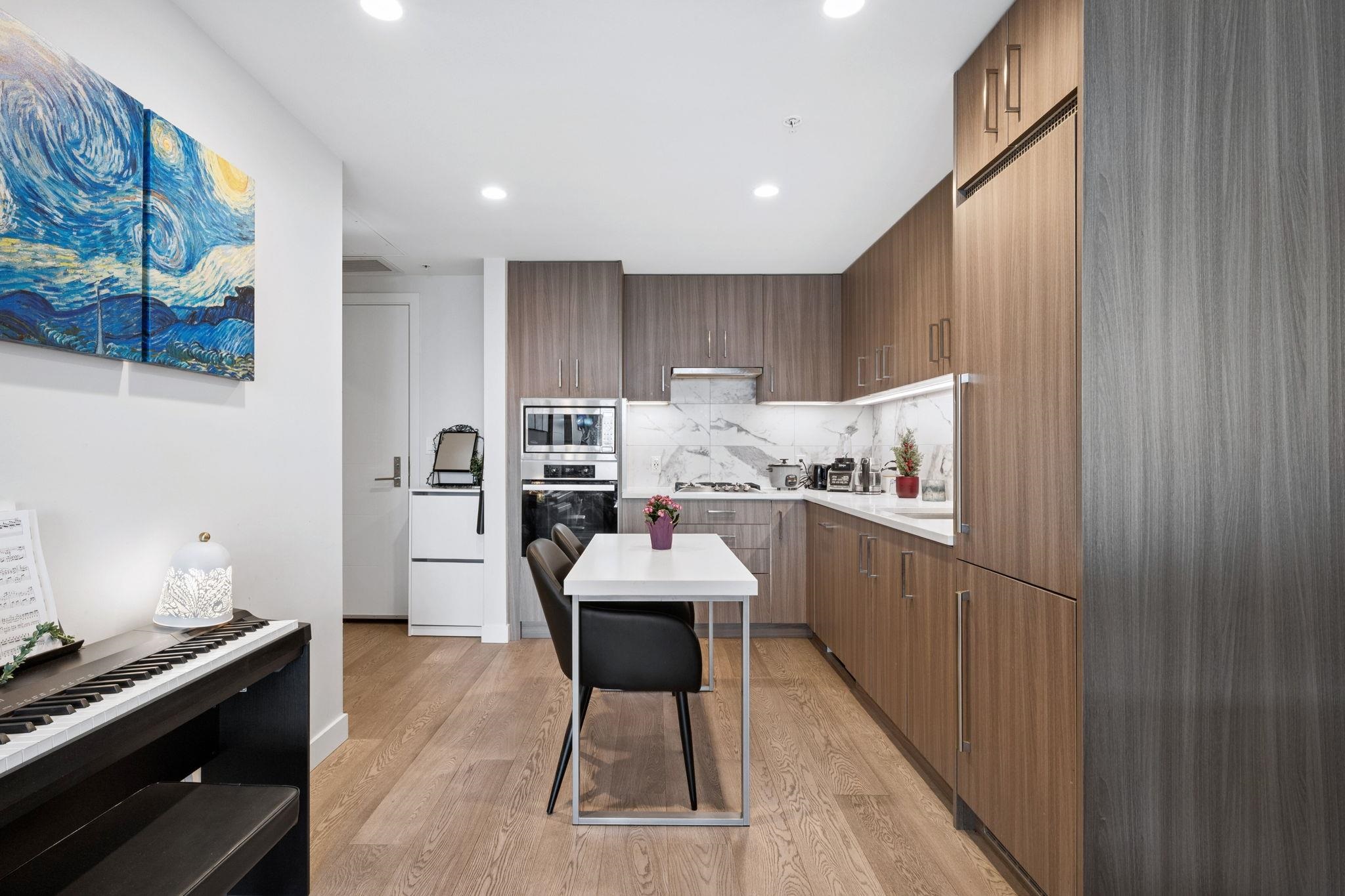 528 W King Edward Avenue 410