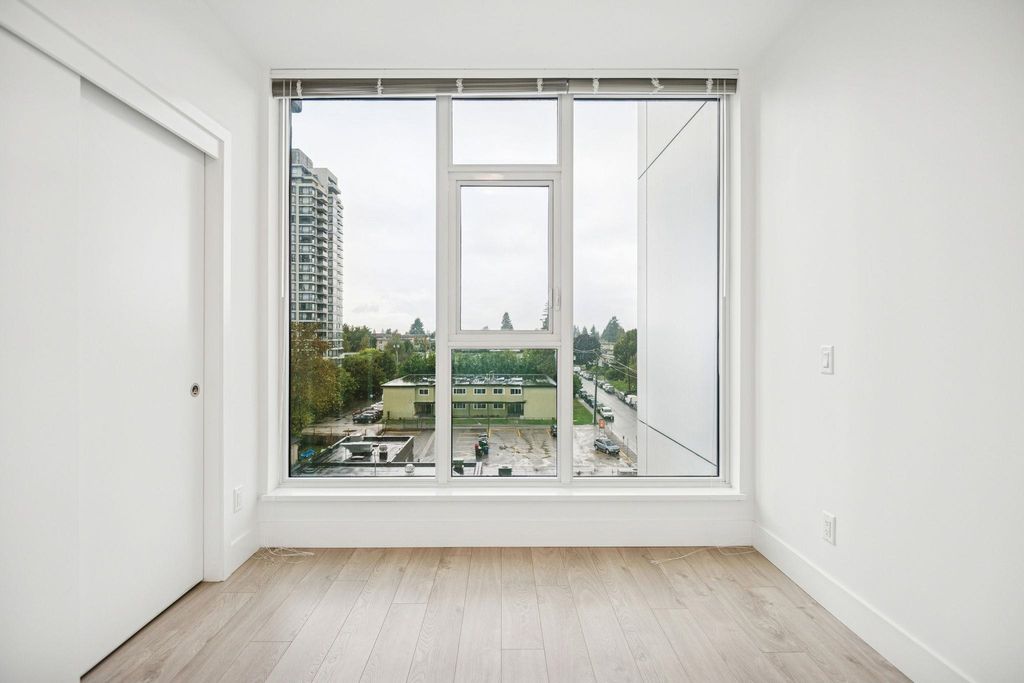 listing image 1100046703575576186