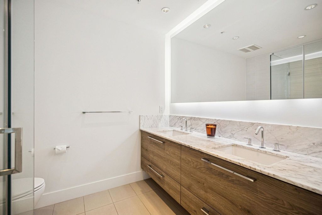listing image 1106413119405887582