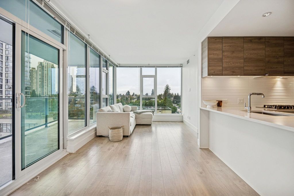 listing image 1101518407859225779