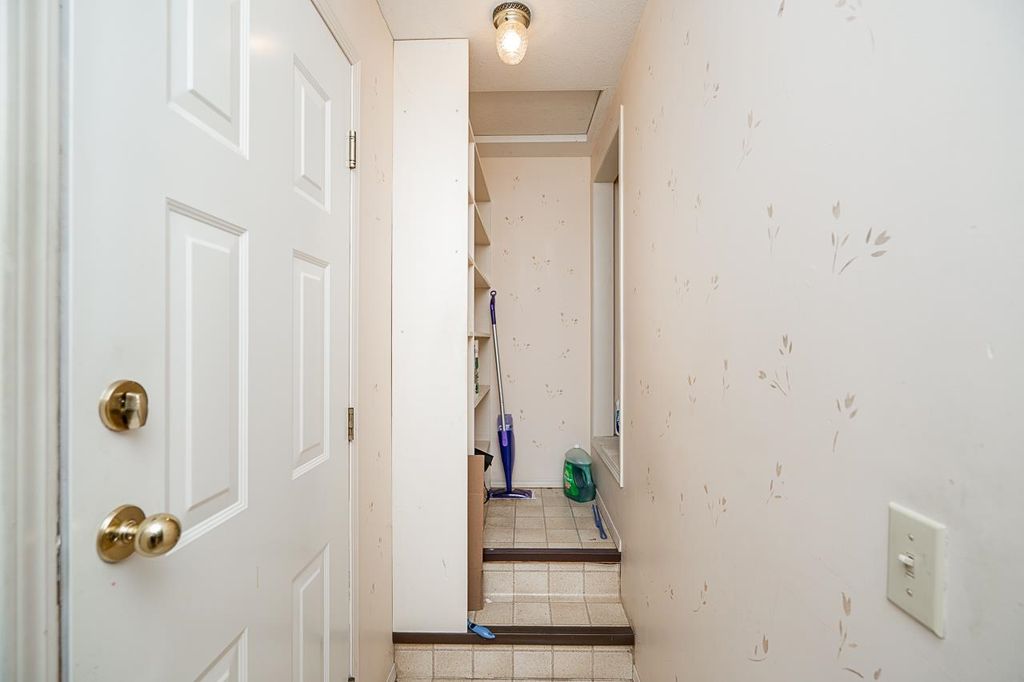 listing image 1104261490616915338