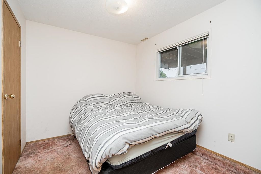 listing image 1109840294010261136