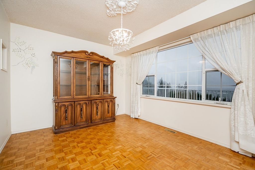 listing image 1109576138224528307