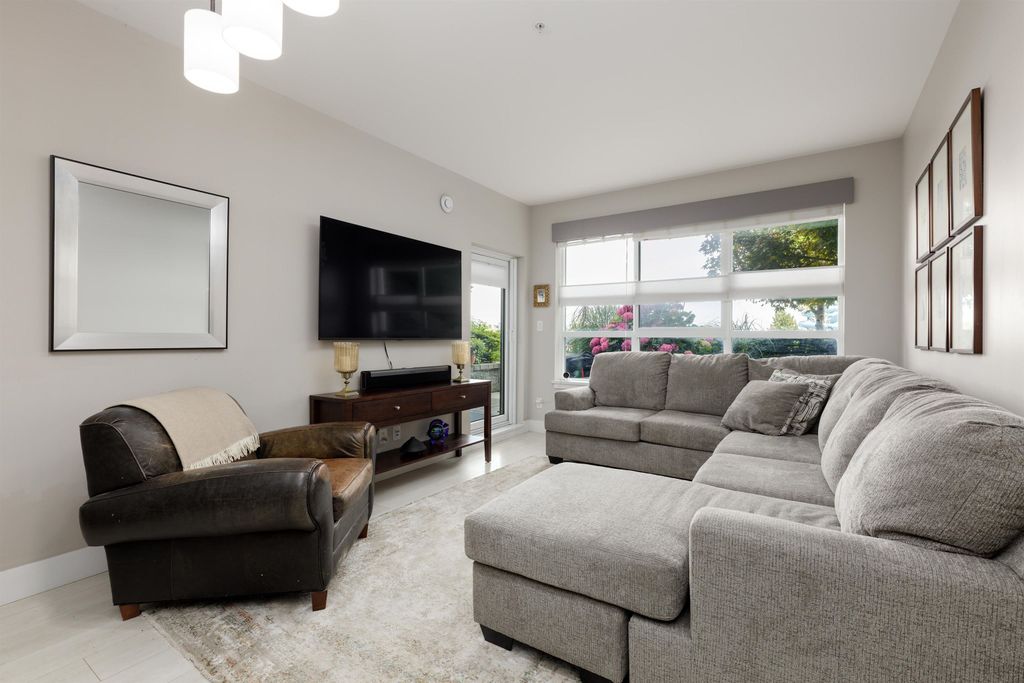listing image 1101010616380063505