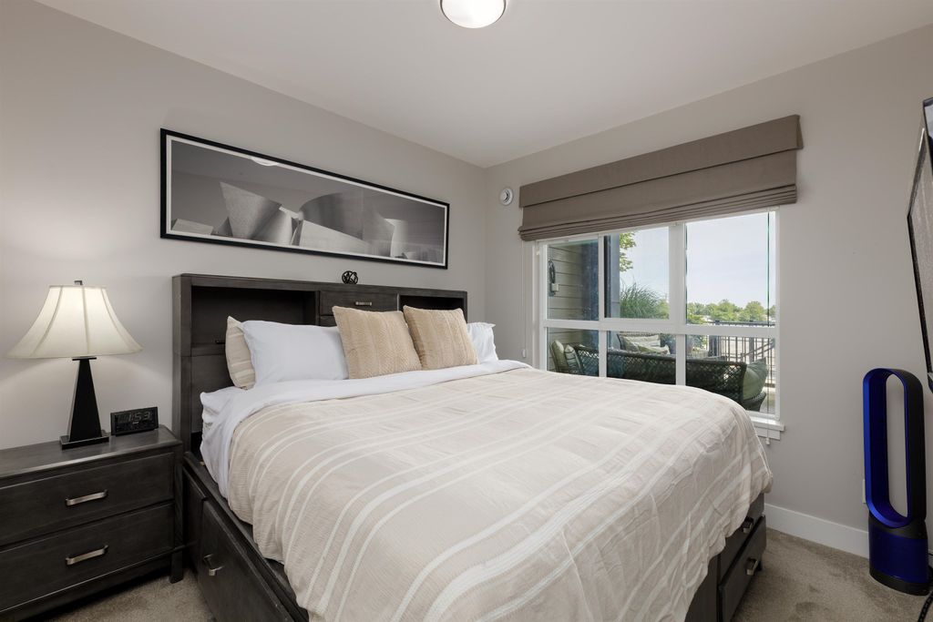 listing image 1105318696943711230