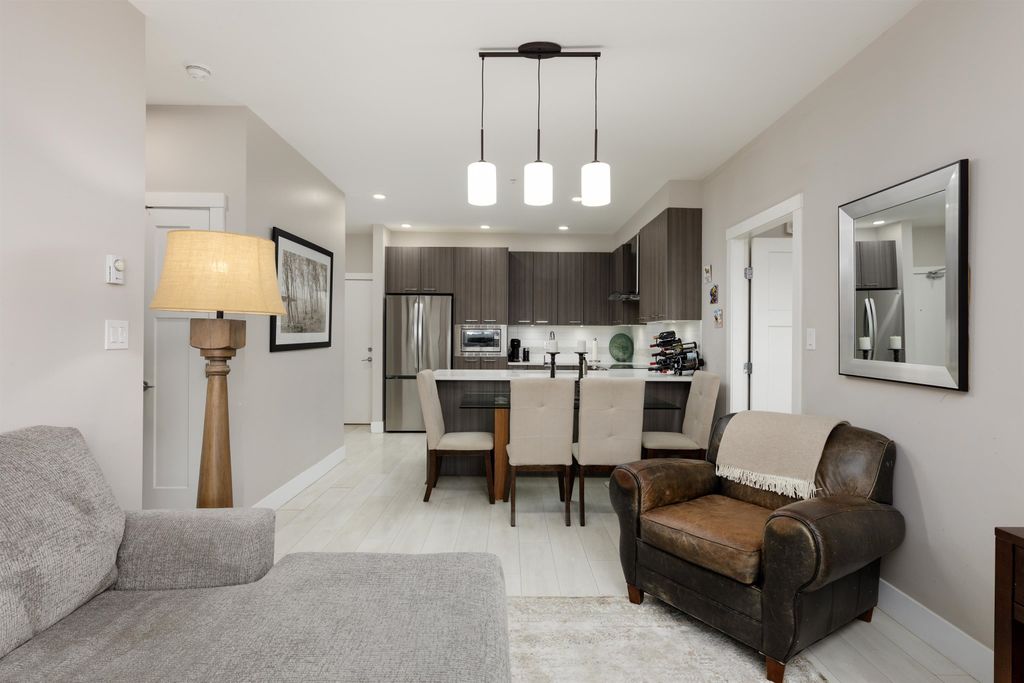 listing image 1102950955467372178