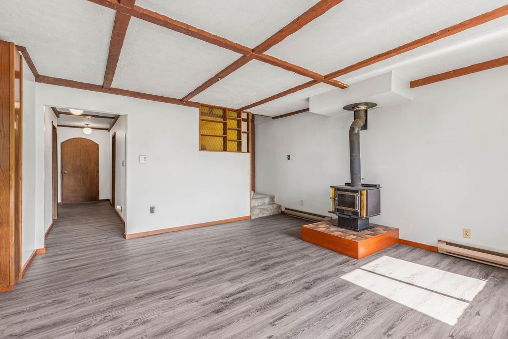 listing image 1100531104512258352