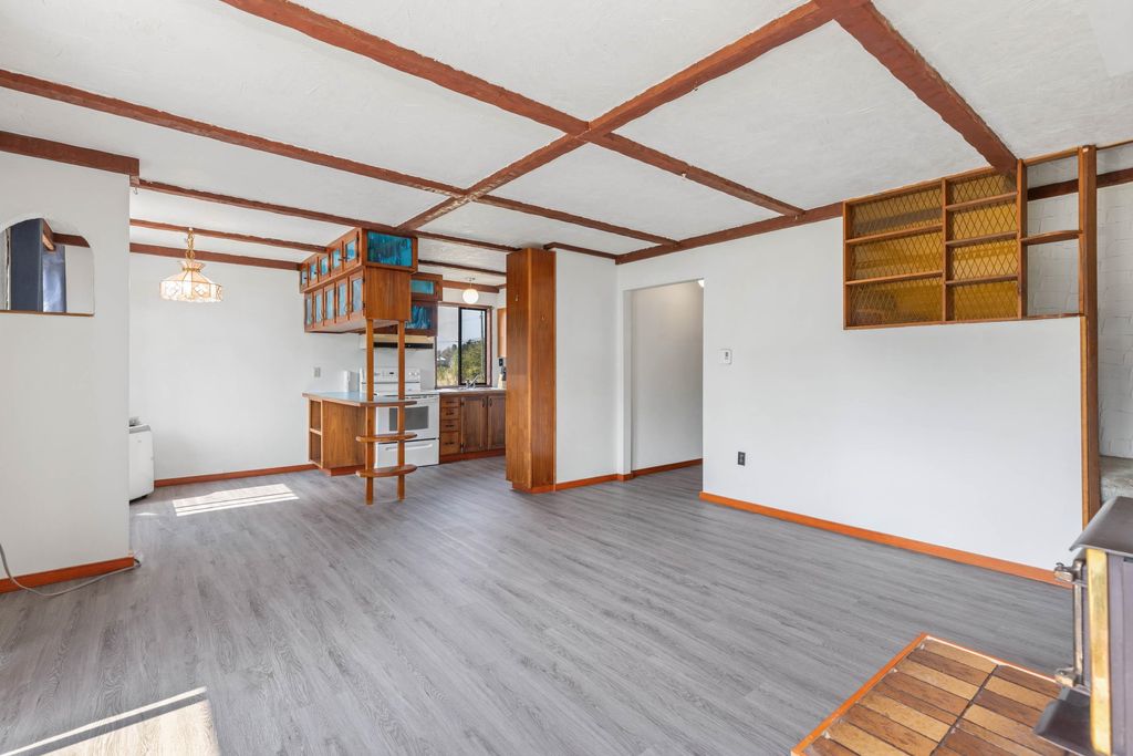 listing image 1100310716049321727