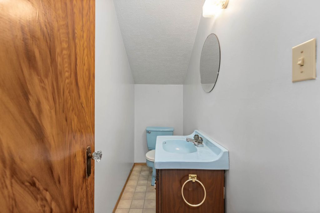 listing image 1101463849589485596