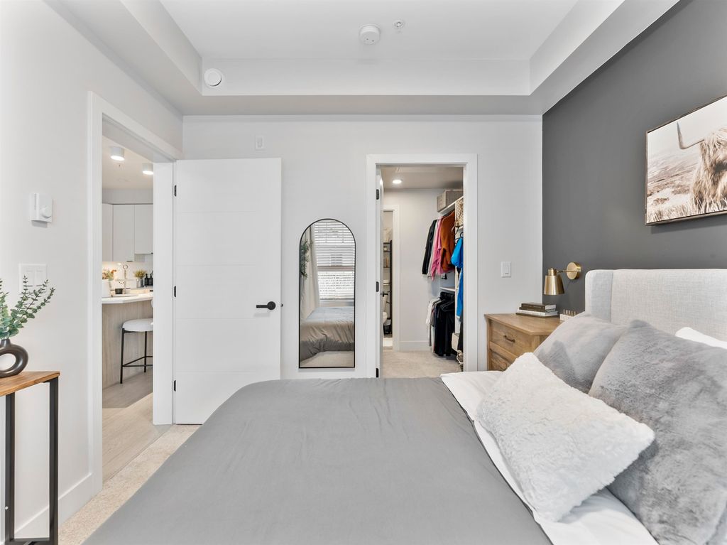 listing image 1107953768863040498