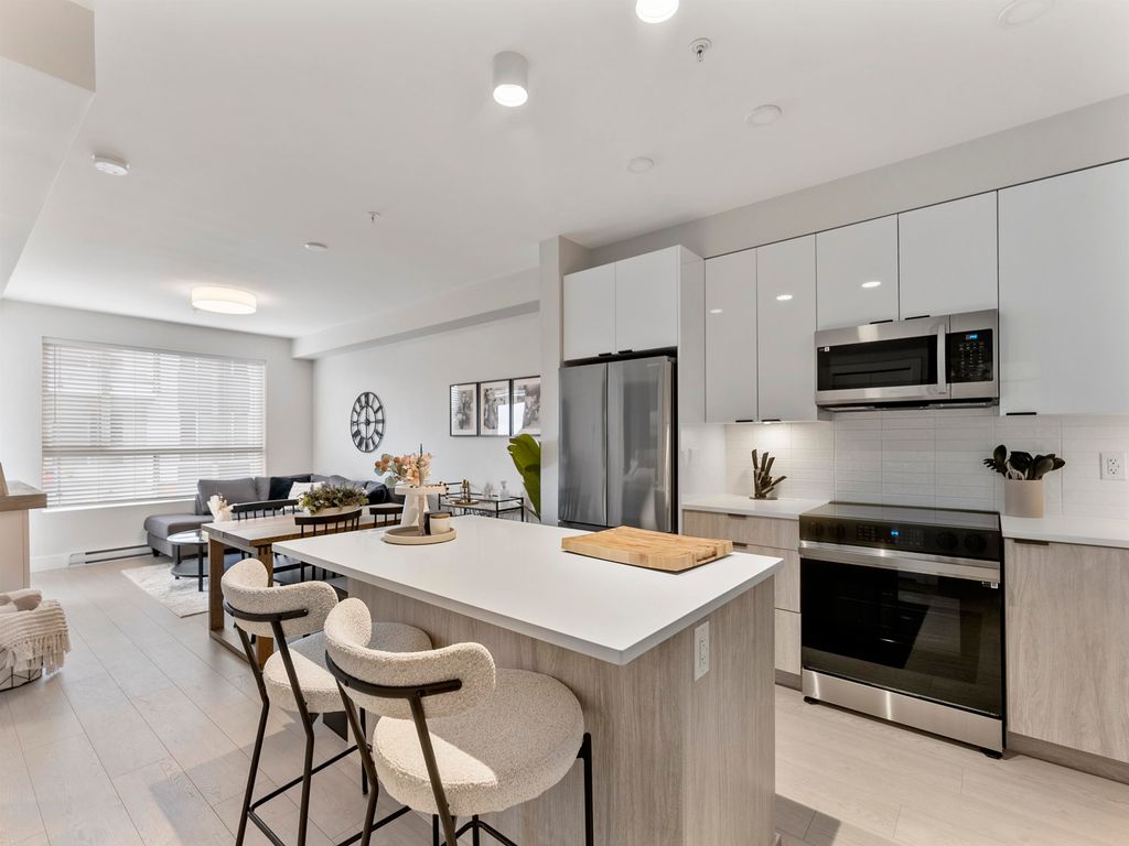 listing image 1102132931234650625