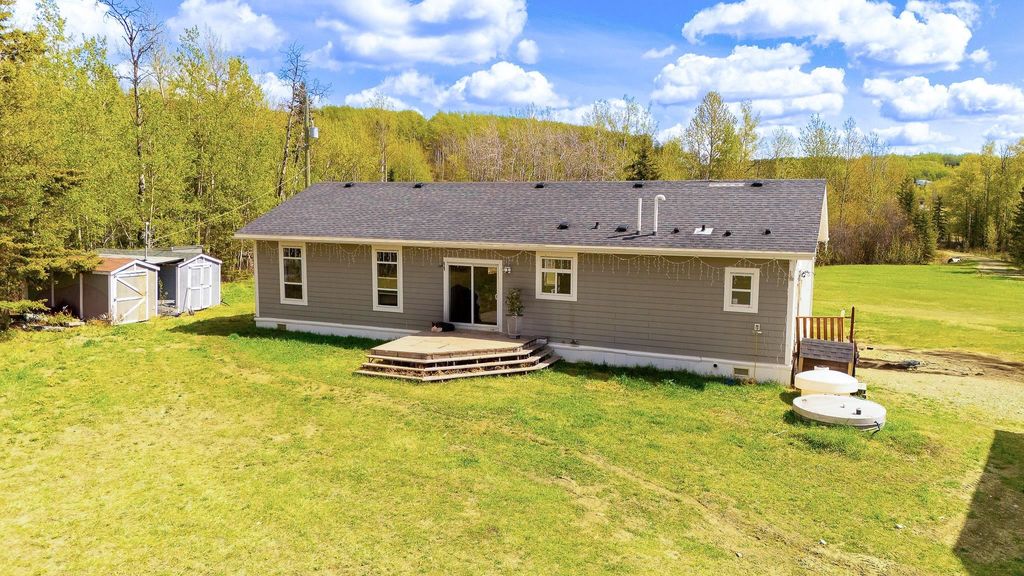 listing image 1100500462744582590